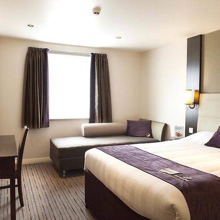 Premier Inn London Kingston Upon Thames Kingston upon Thames (Greater London) Exterior foto